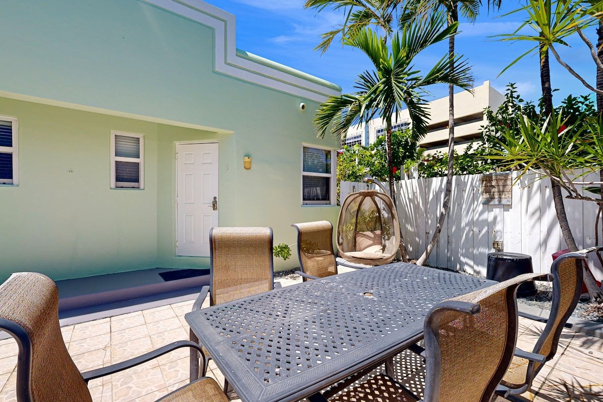 Makayla Murphy Facebook ad: 1 Bed 1 Bath Apartment