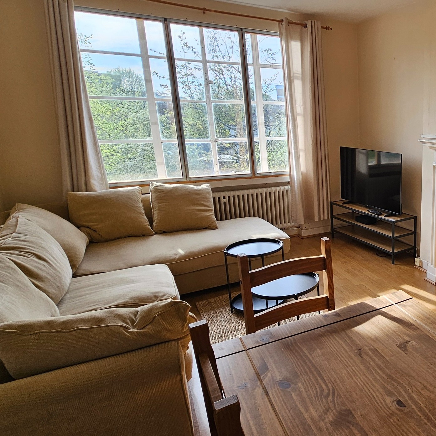 Brondesbury Apartment Facebook ad: Short-Stay Flat in Central London (Zone 2, NW6)