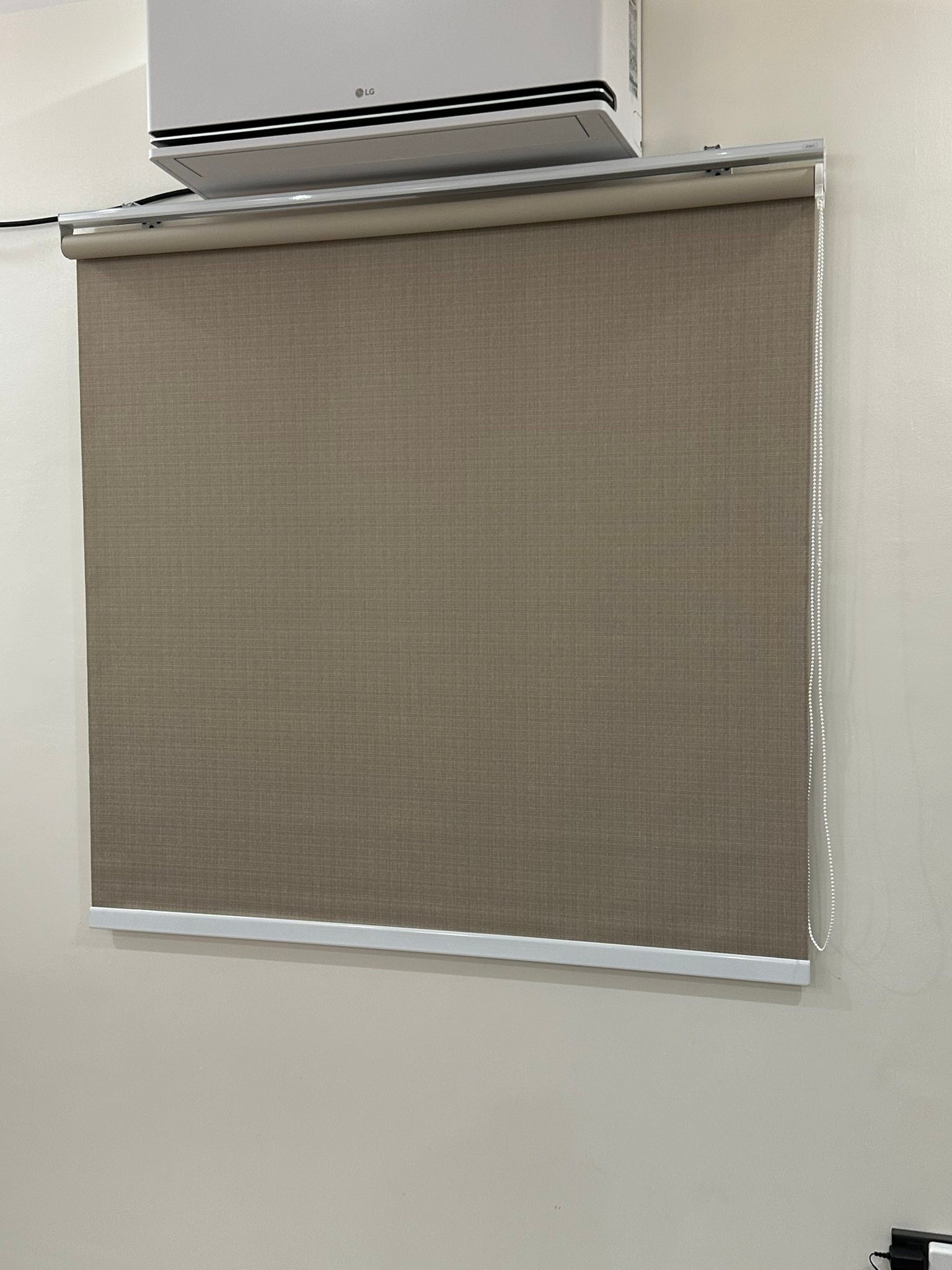 Hailey's Window Blinds and Home Decor Facebook ad