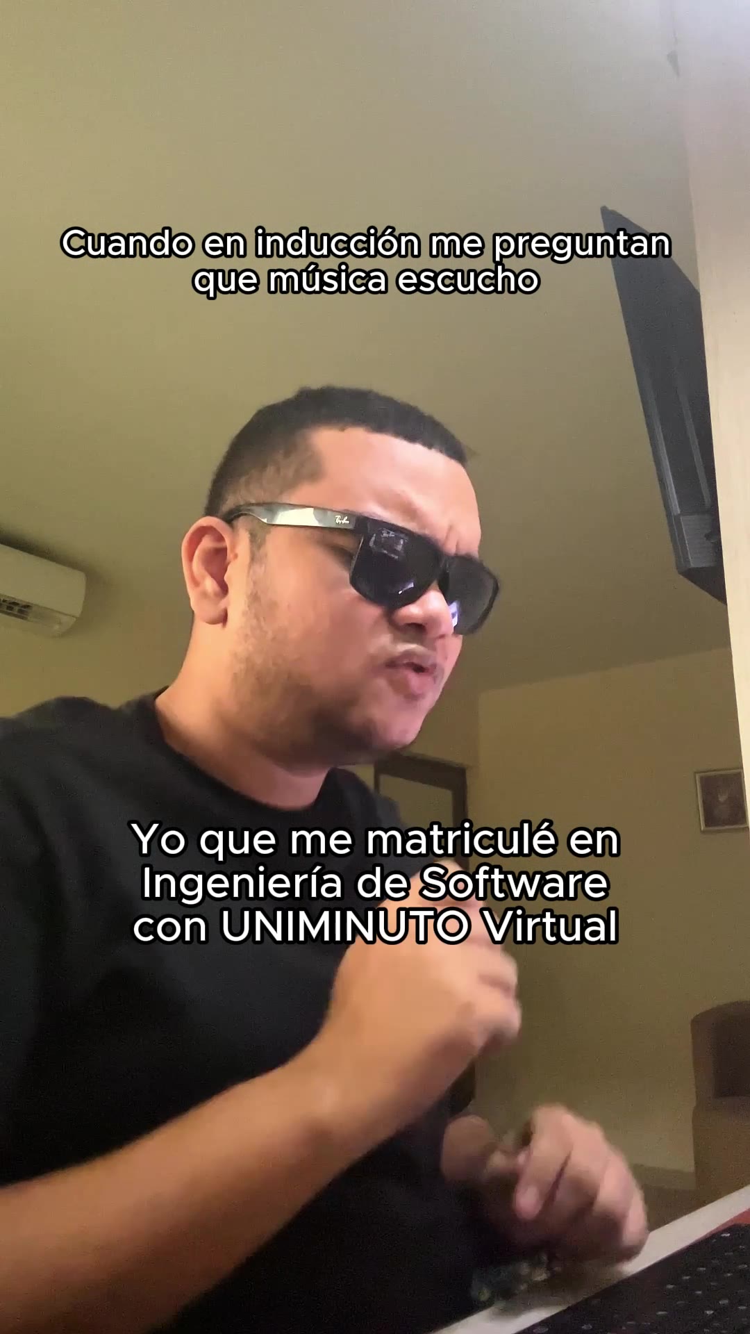 Uniminuto en Línea Facebook ad: Tu futuro en tecnología empieza HOY. Inscríbete