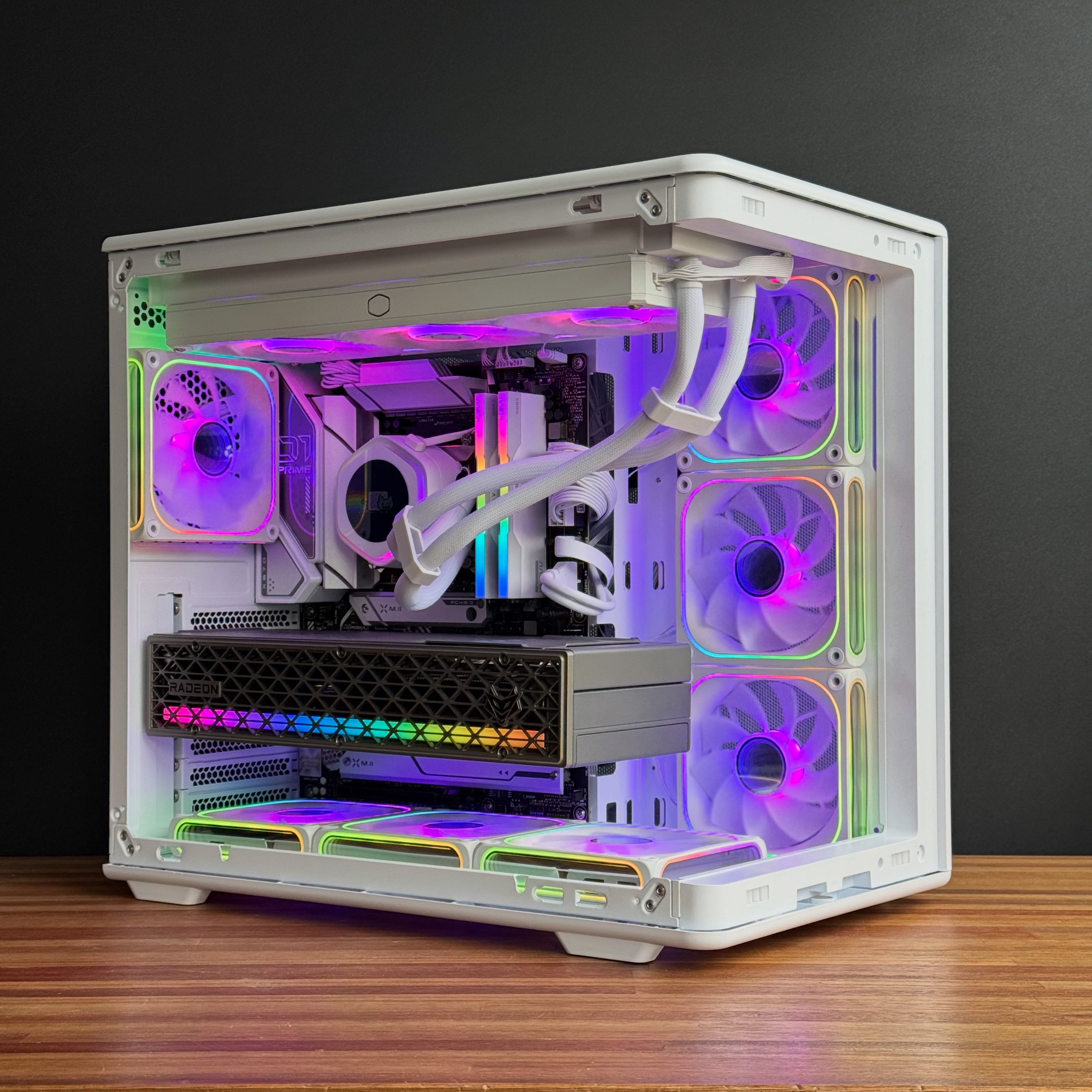 4GamersPC Facebook ad: HERMOSA PC CON ESTÉTICA FULL WHITE Y UN…