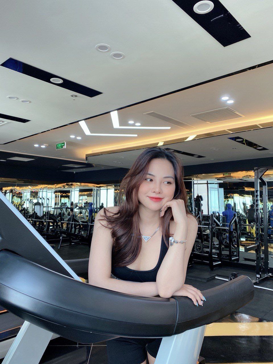 Anna Facebook ad: Hi everyone, I'm Anna, 35, and I live…