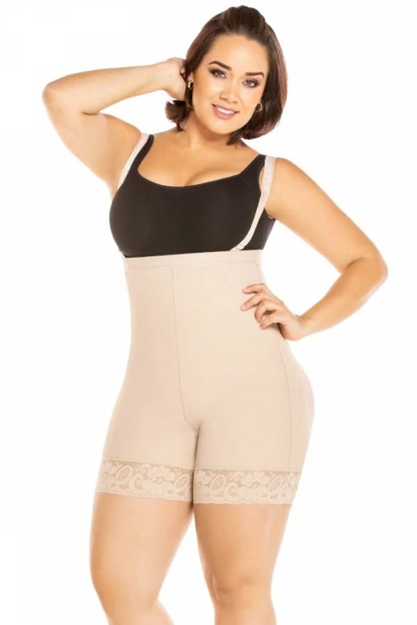Clessidra Shop Facebook ad: Corsete si Lenjerii Modelatoare.