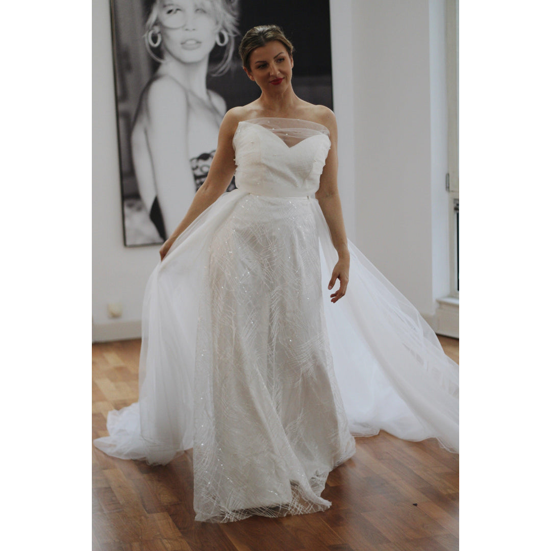 Velo Bianco Bridal Facebook ad: Elevate your wedding experience with Velo Bianco.