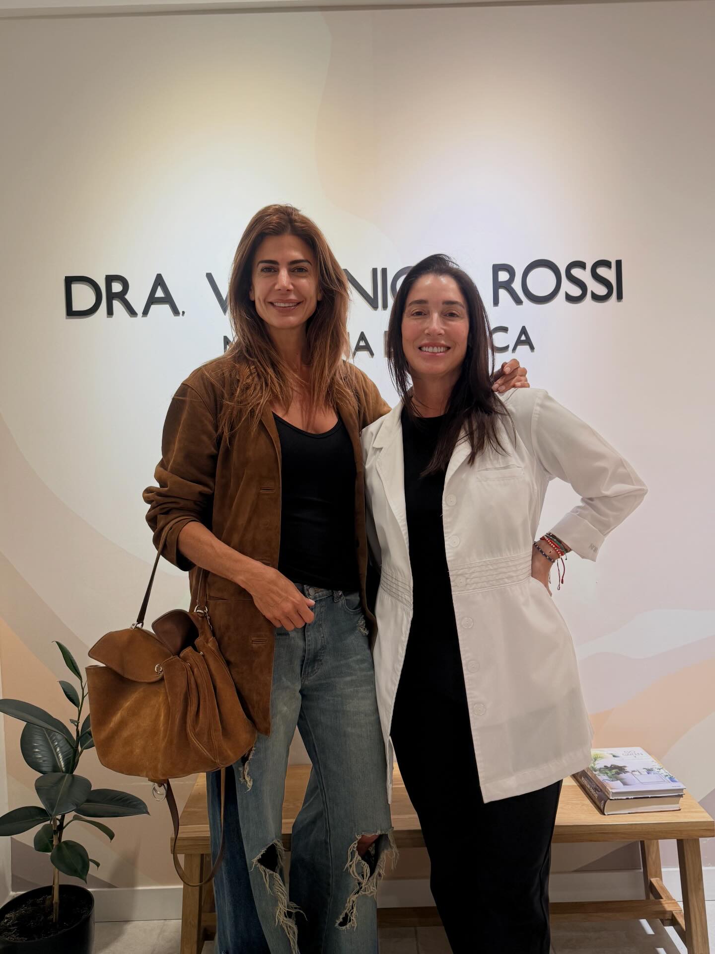 Veronica Rossi Consultorio de Estetica Medica Facebook ad: Cuando hablo de acompañar el paso de los…