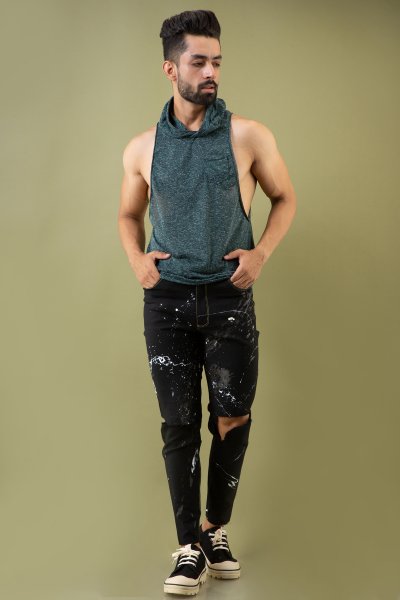 Qarot Facebook ad: Your outfit speaks before you do!