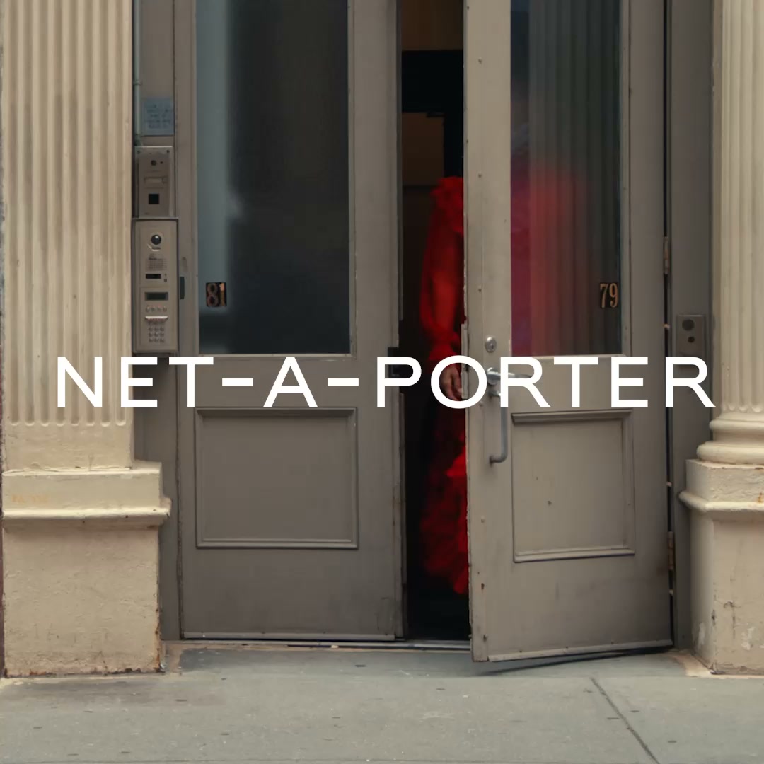 NET-A-PORTER Facebook ad: New season loading