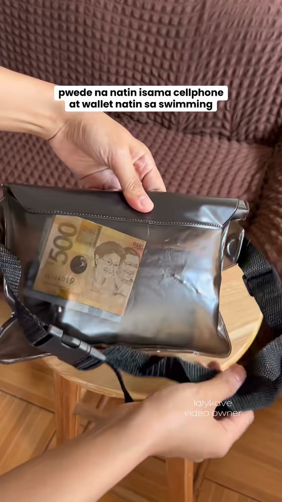 Hannah_Yanah Facebook ad: Waterproof swimming bag
