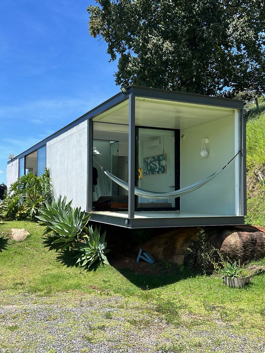 Casa Vista - Airbnb Facebook ad: A casavista está à venda.
