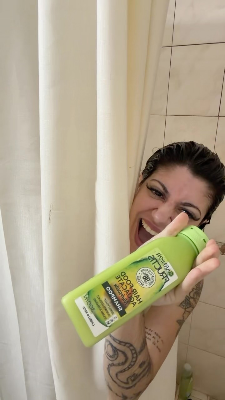Garnier Facebook ad: Qué hago un día sin Vini?