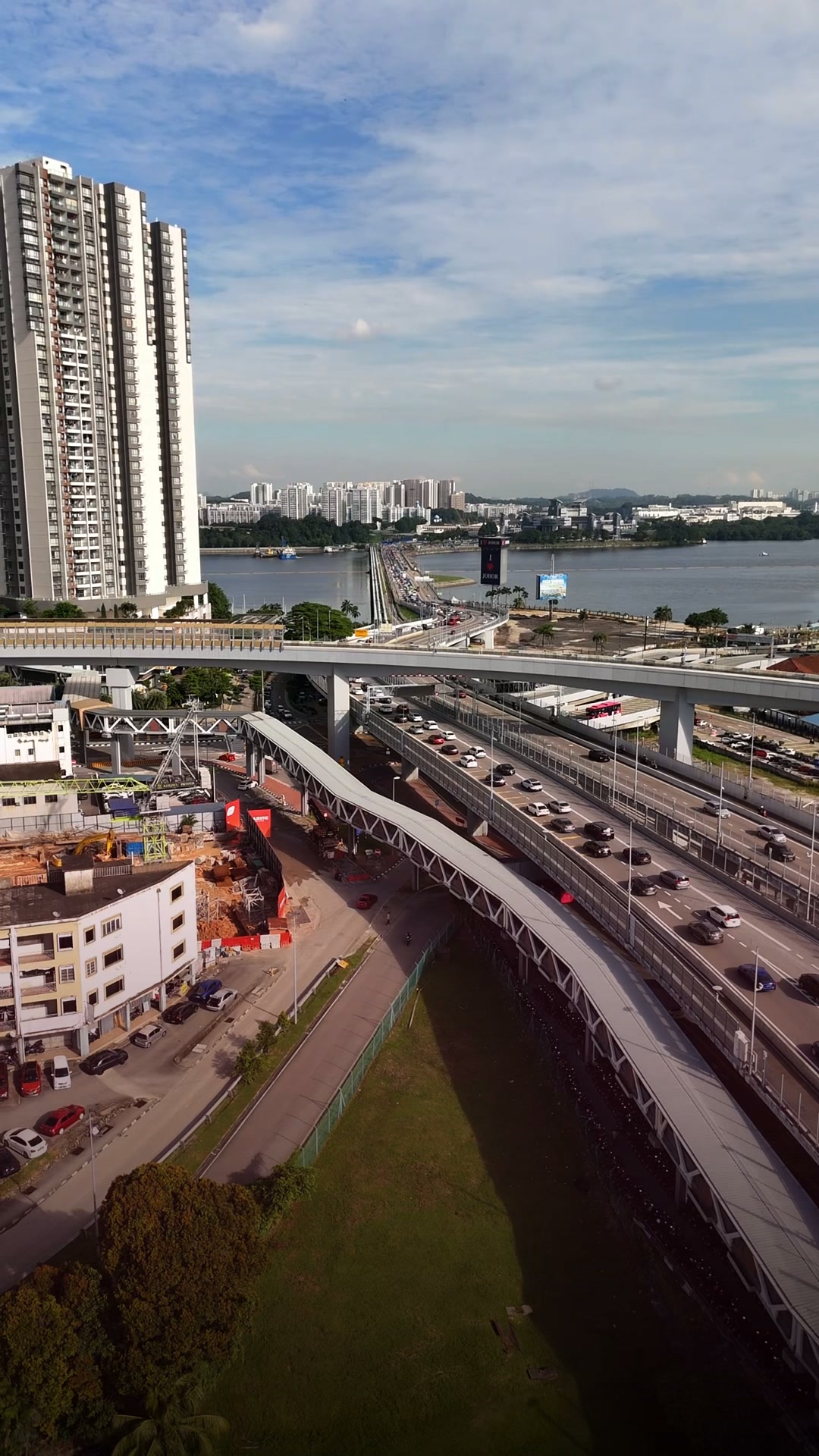 iProperty.com.my Facebook ad: Live 1 Stop Away From SG: R&F Princess Cove Phase 3