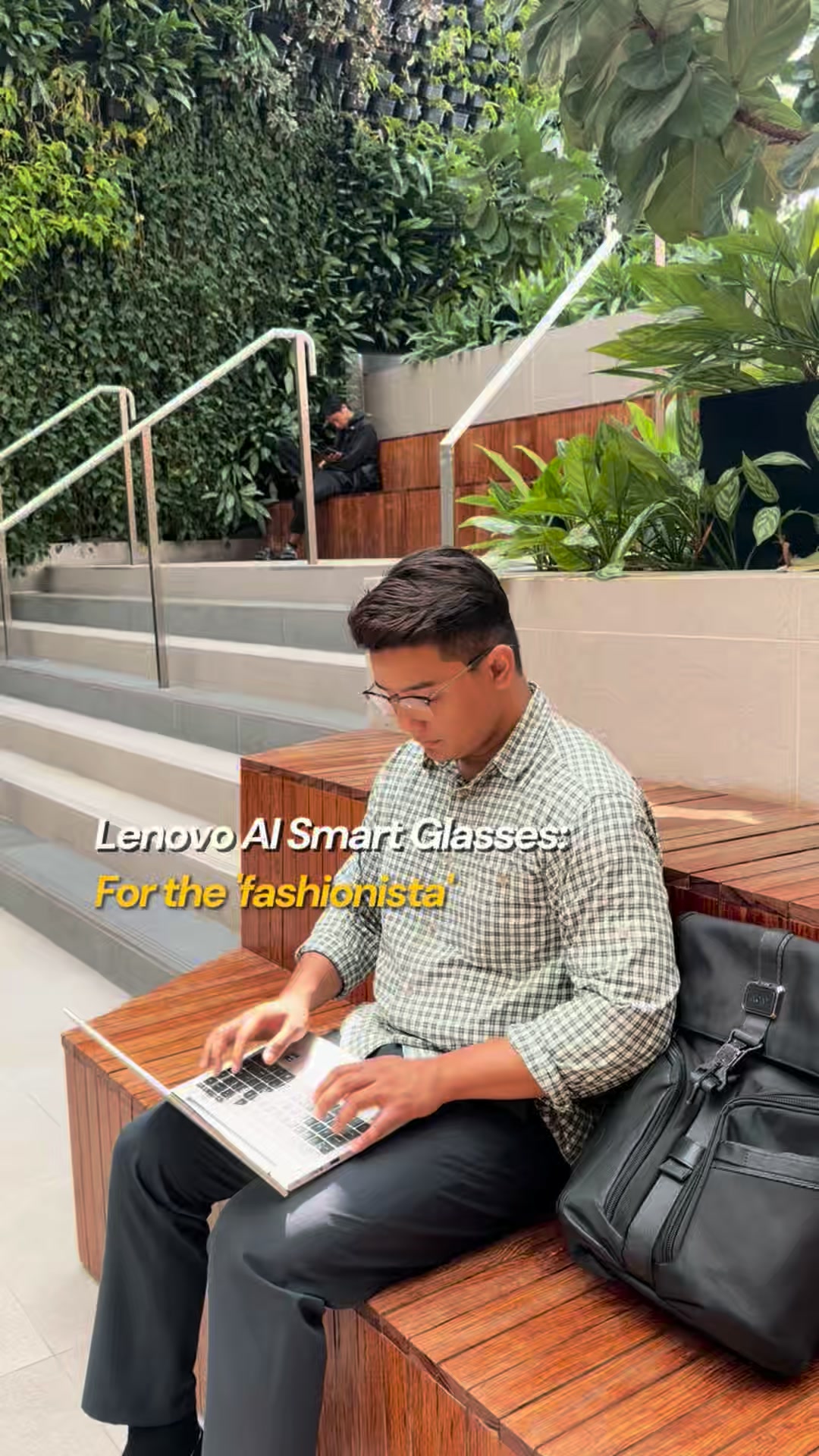 MOG EYEWEAR Facebook ad: Why choose between productivity and style when you can…