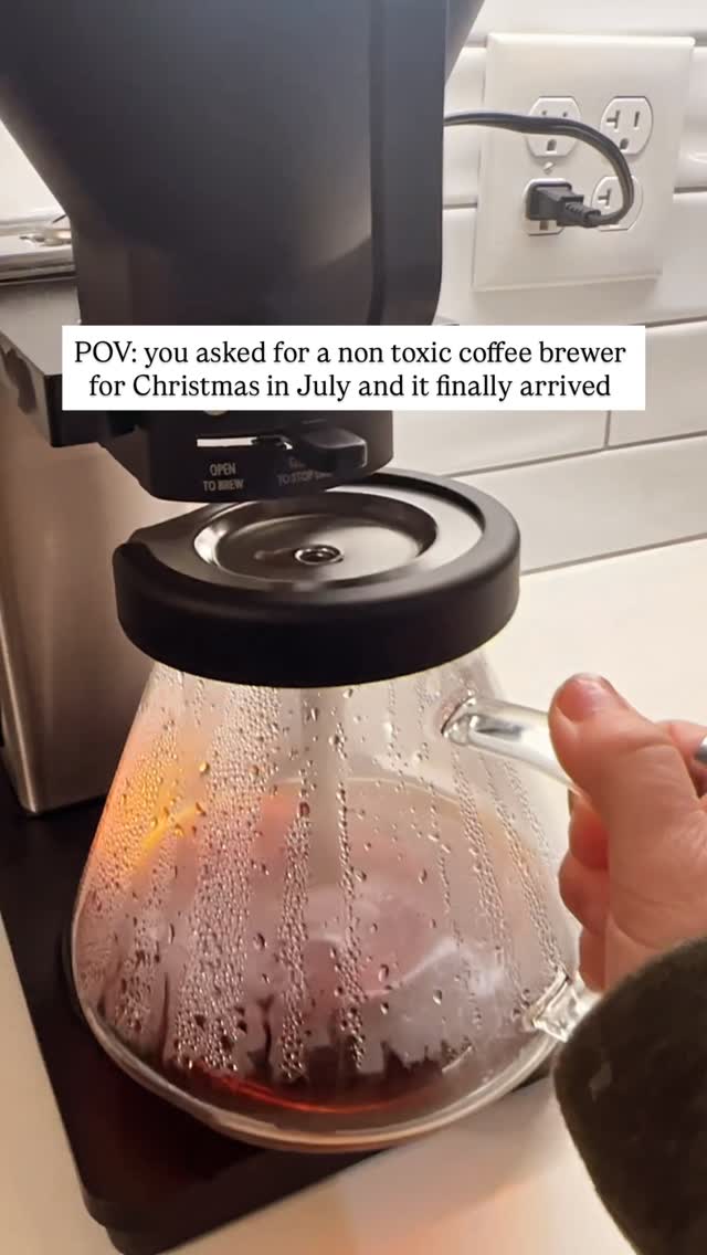 The Holistic Mrs Facebook ad: The best part of waking upโฆis no plasticโฆ