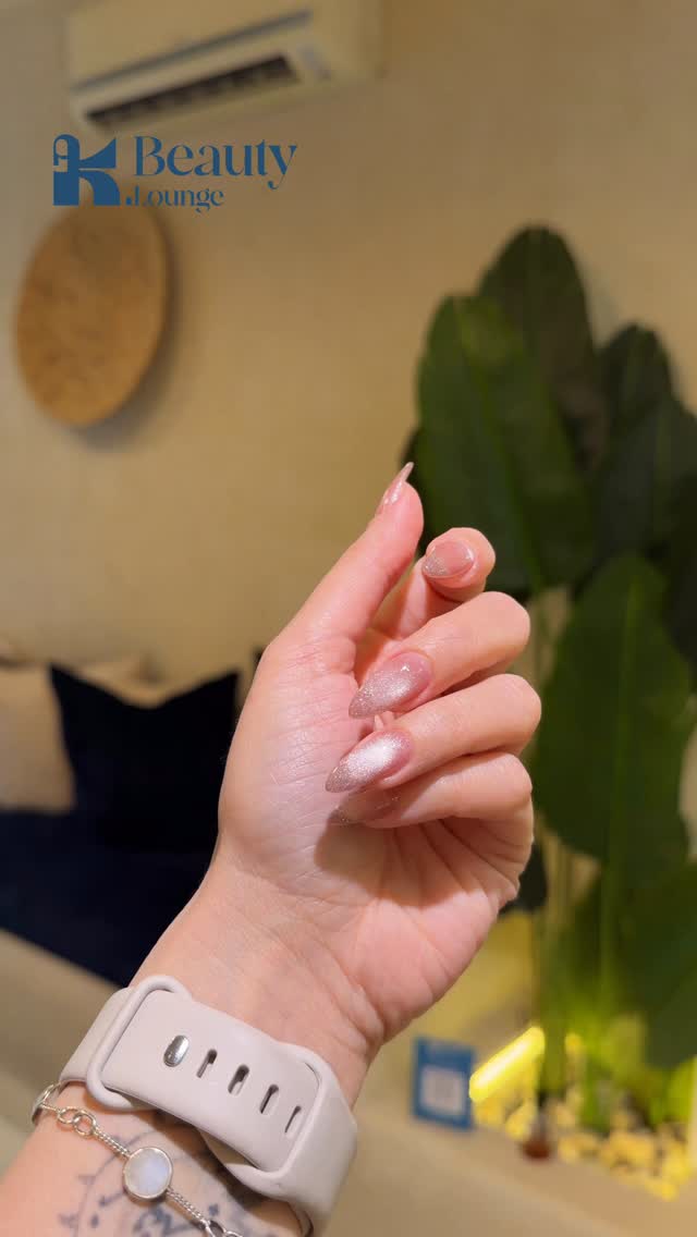 K Beauty Lounge Facebook ad: الجل بوليش عنا غير…