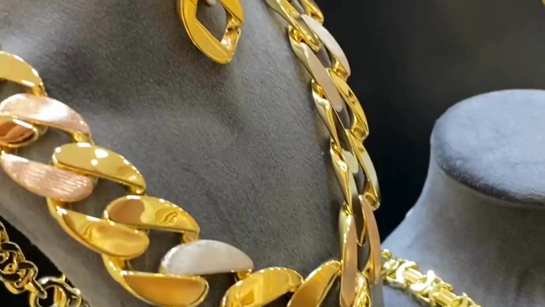 Anber Gold Facebook ad: Mesaj göndər!