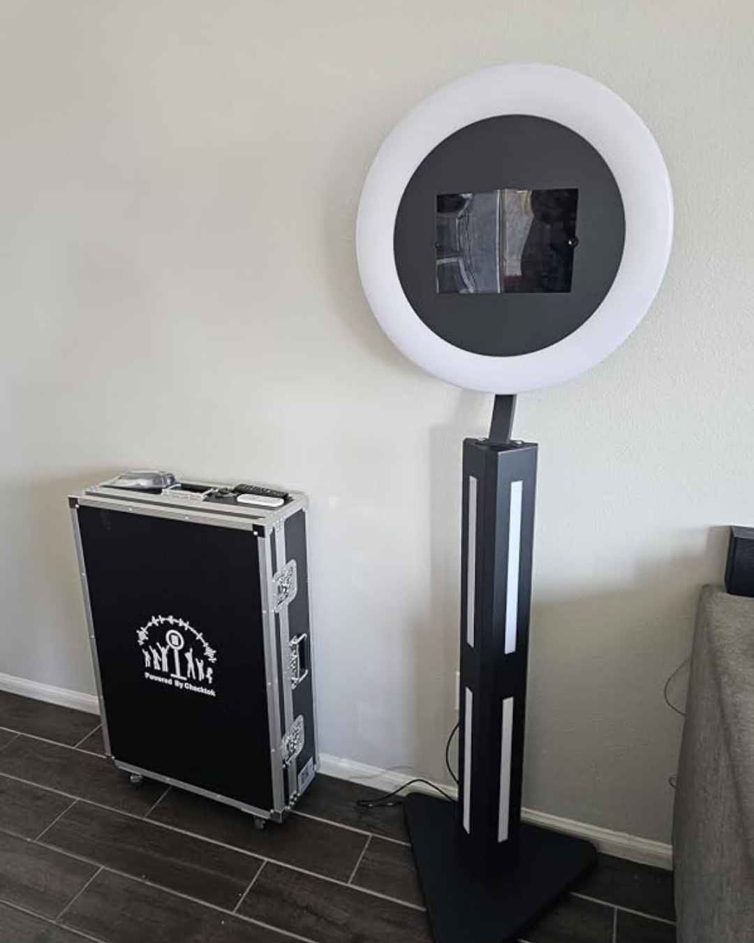 Matthew Zivkovic Facebook ad: 3-Day Photo Booth Rental