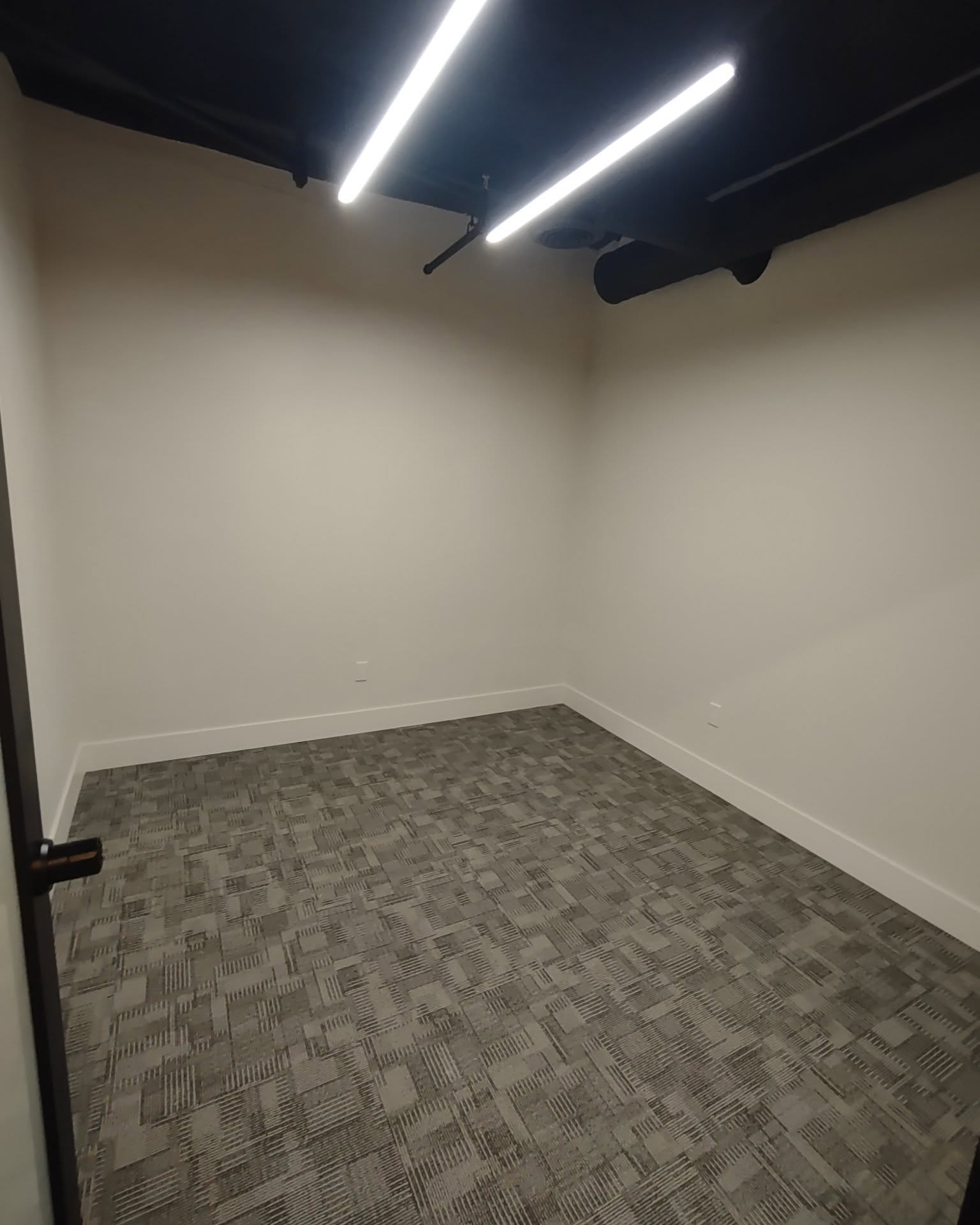 Greg Olson Facebook ad: Suite for Rent!