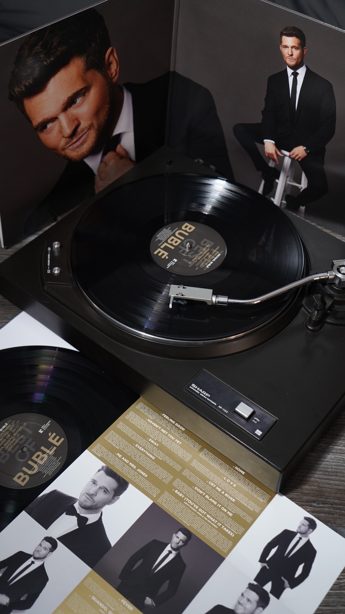 Lampala Facebook ad: Michael Bublé: The Best of Bublé на вінілі