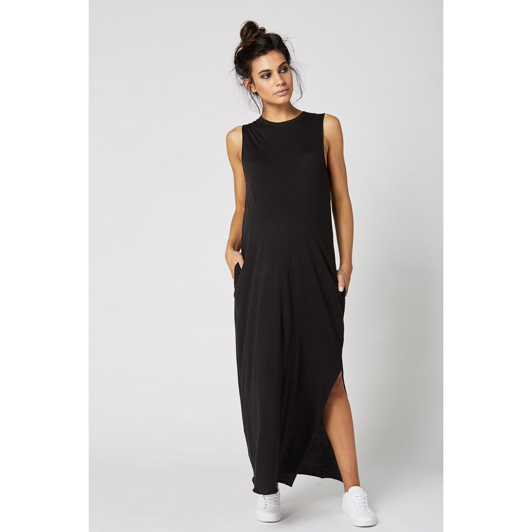 Légoe Heritage Facebook ad: Let’s be honest, maternity wear needed a glow-up.