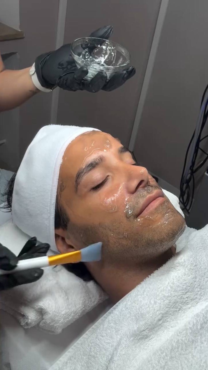 ZENA Cosmetics Europe Facebook ad: Visible result after just one use
