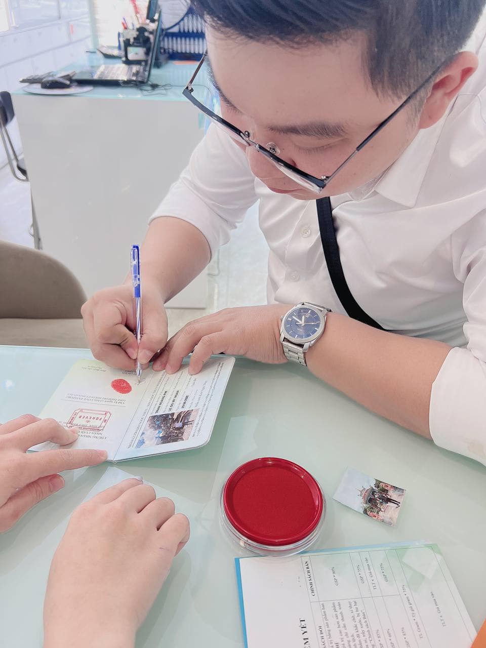 Nhẫn Cưới Kim Ngọc Thủy Facebook ad