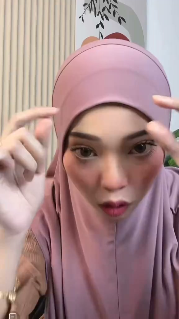 The Cat Outfit Facebook ad: Sarung Sheeqa RM25 Sahaja