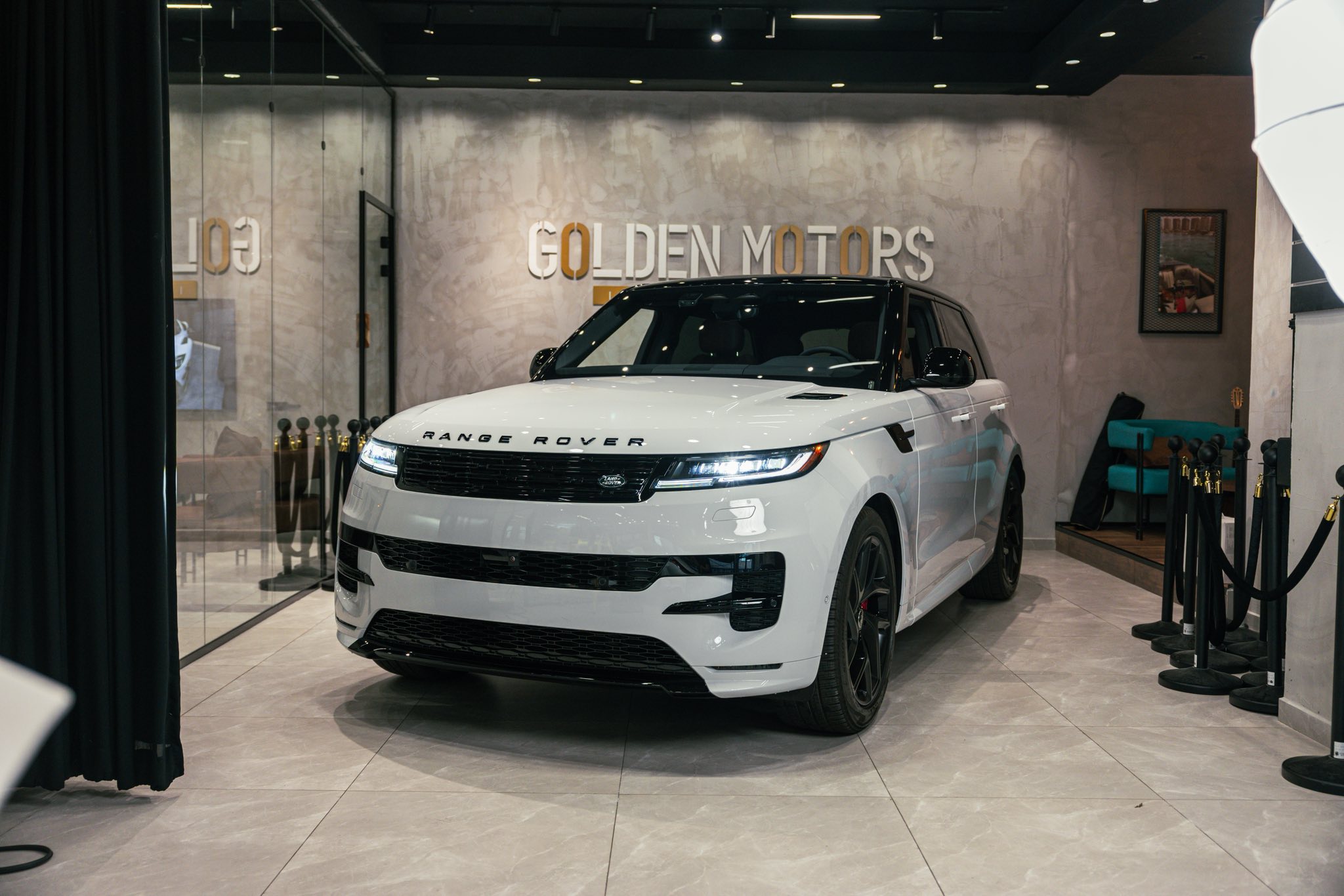 Golden Motors Facebook ad: Range Rover Sport P400