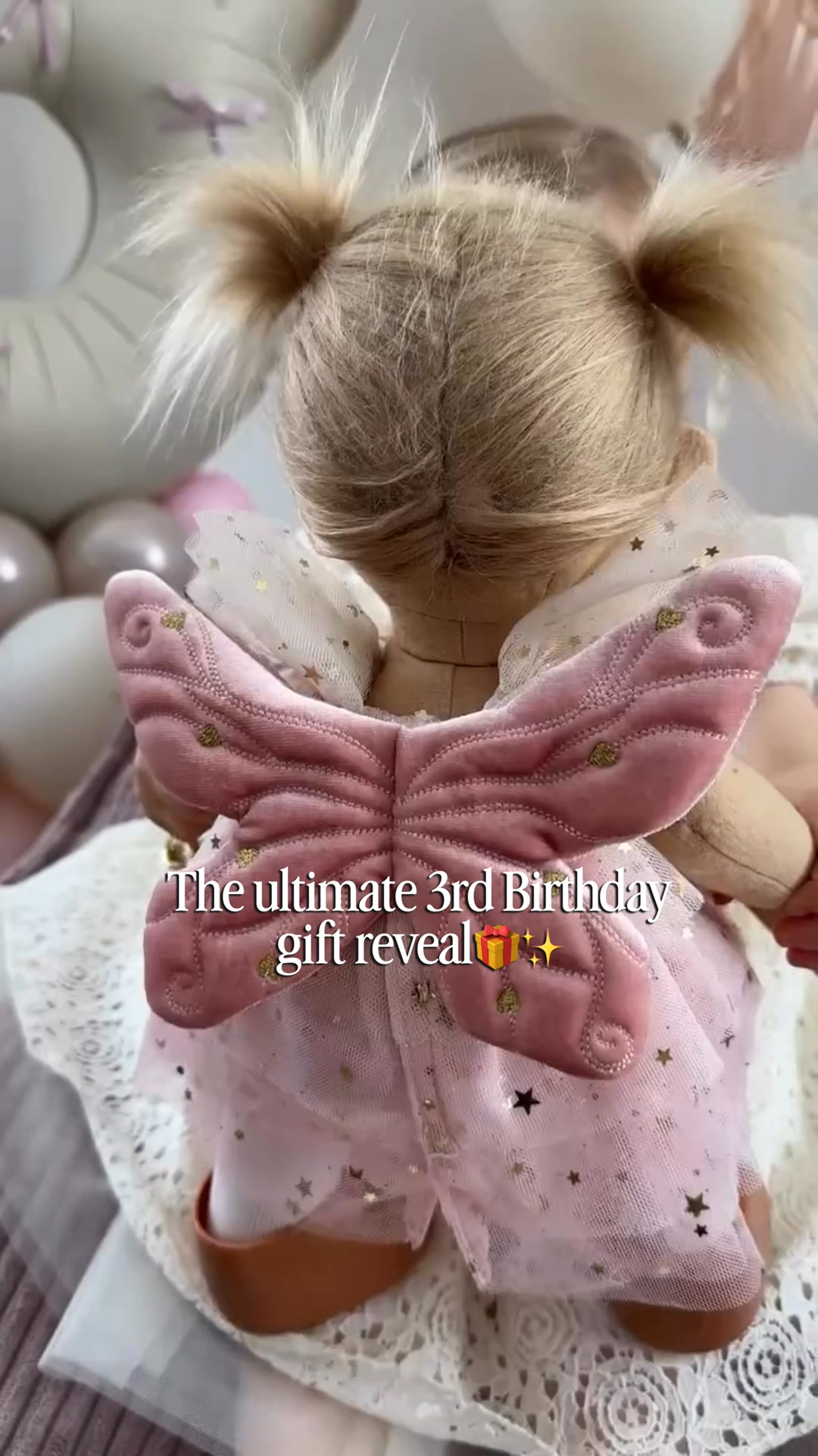 Olli Ella Facebook ad: Give a Gift Full of Magic
