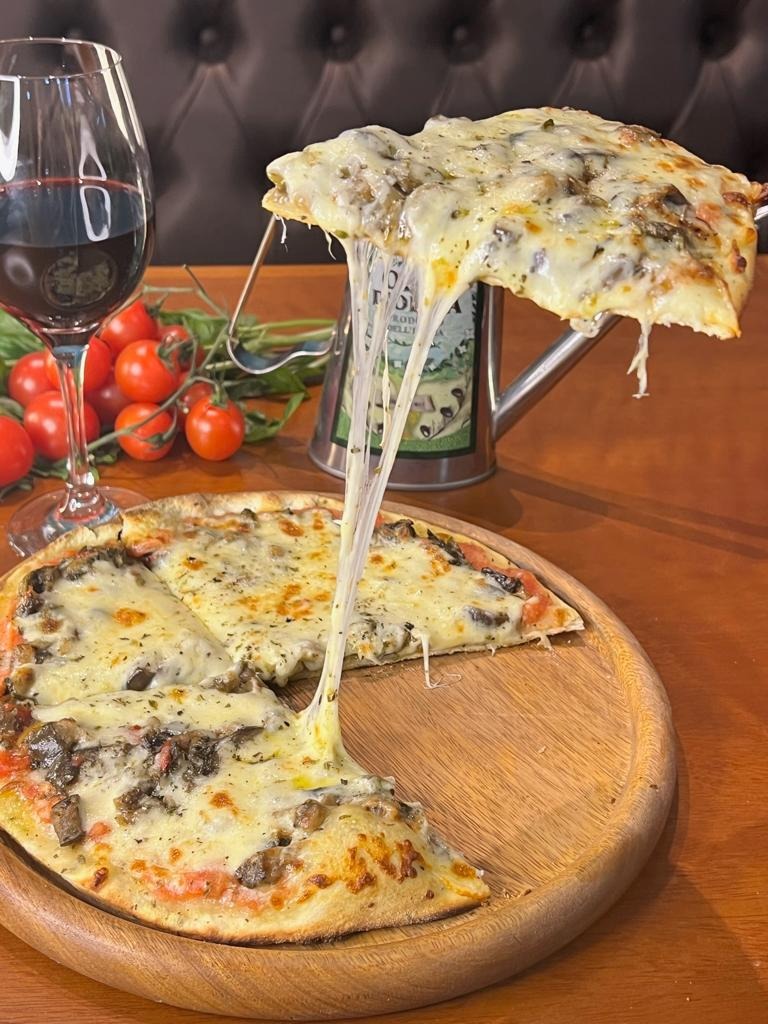 Donana Pizzaria Facebook ad: Pizzaria Donana