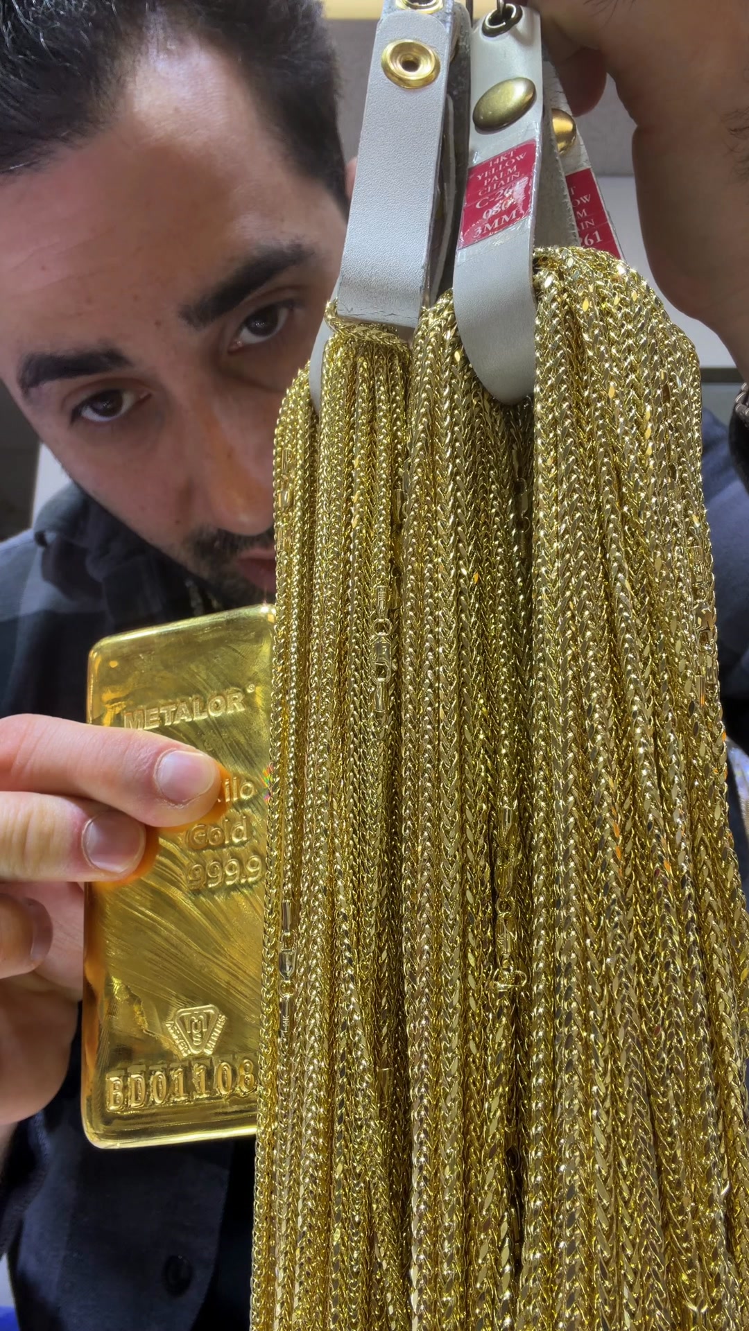 Trax NYC Custom Jewelry Facebook ad: 14K Gold Palm Chain - Get The Perfect Link