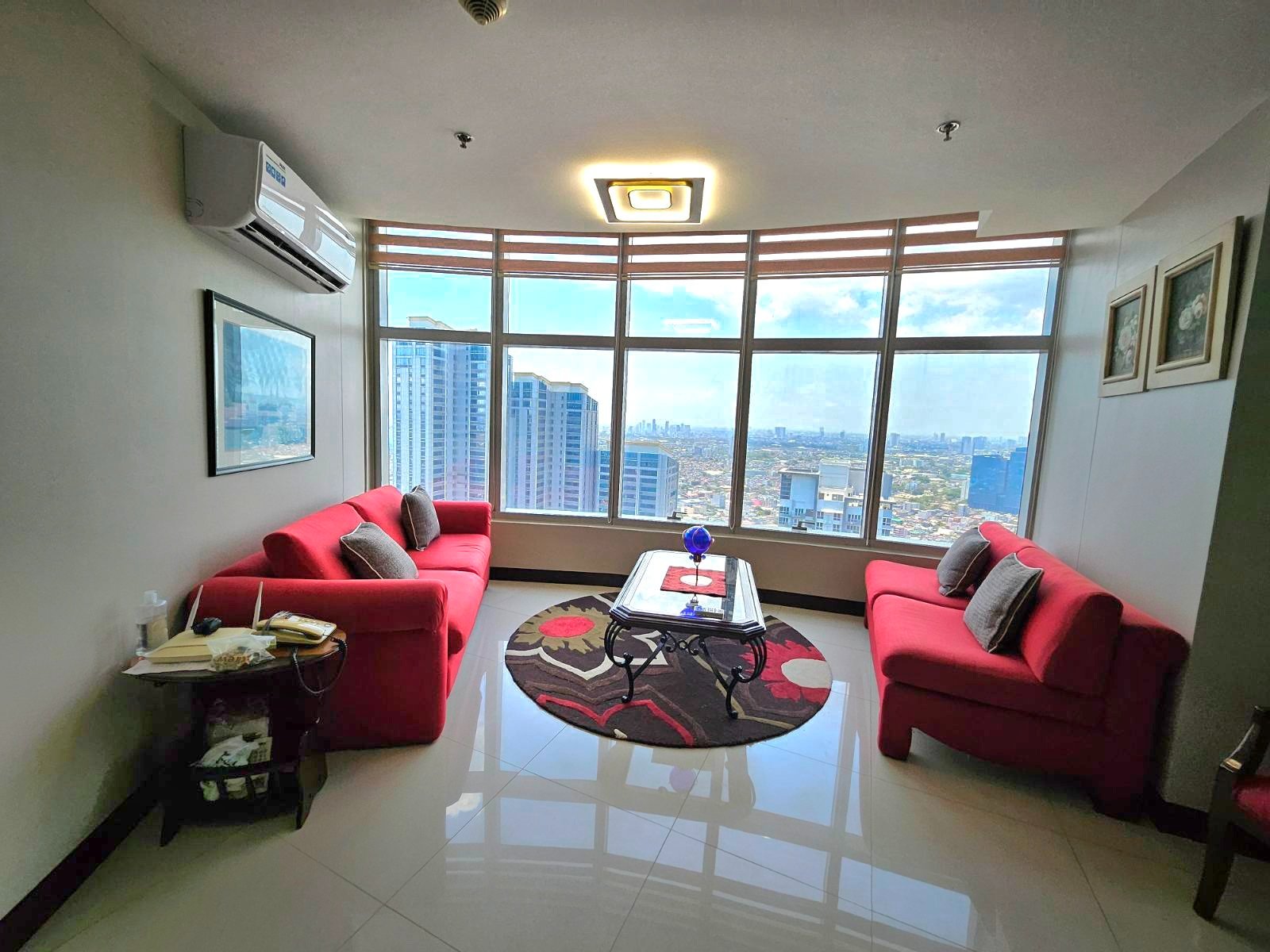 Carla Santos Facebook ad: 3 Beds 3 Baths Apartment/condo
