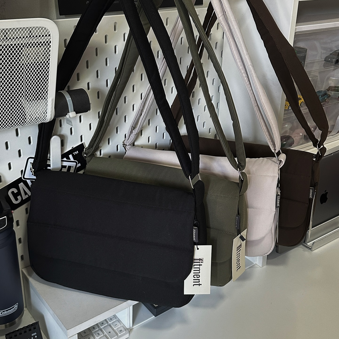 Fitmentaaa Facebook ad: อัพเดทสีทั้งหมดของกระเป๋ารุ่น crossbody ตอนนี้นะครับ