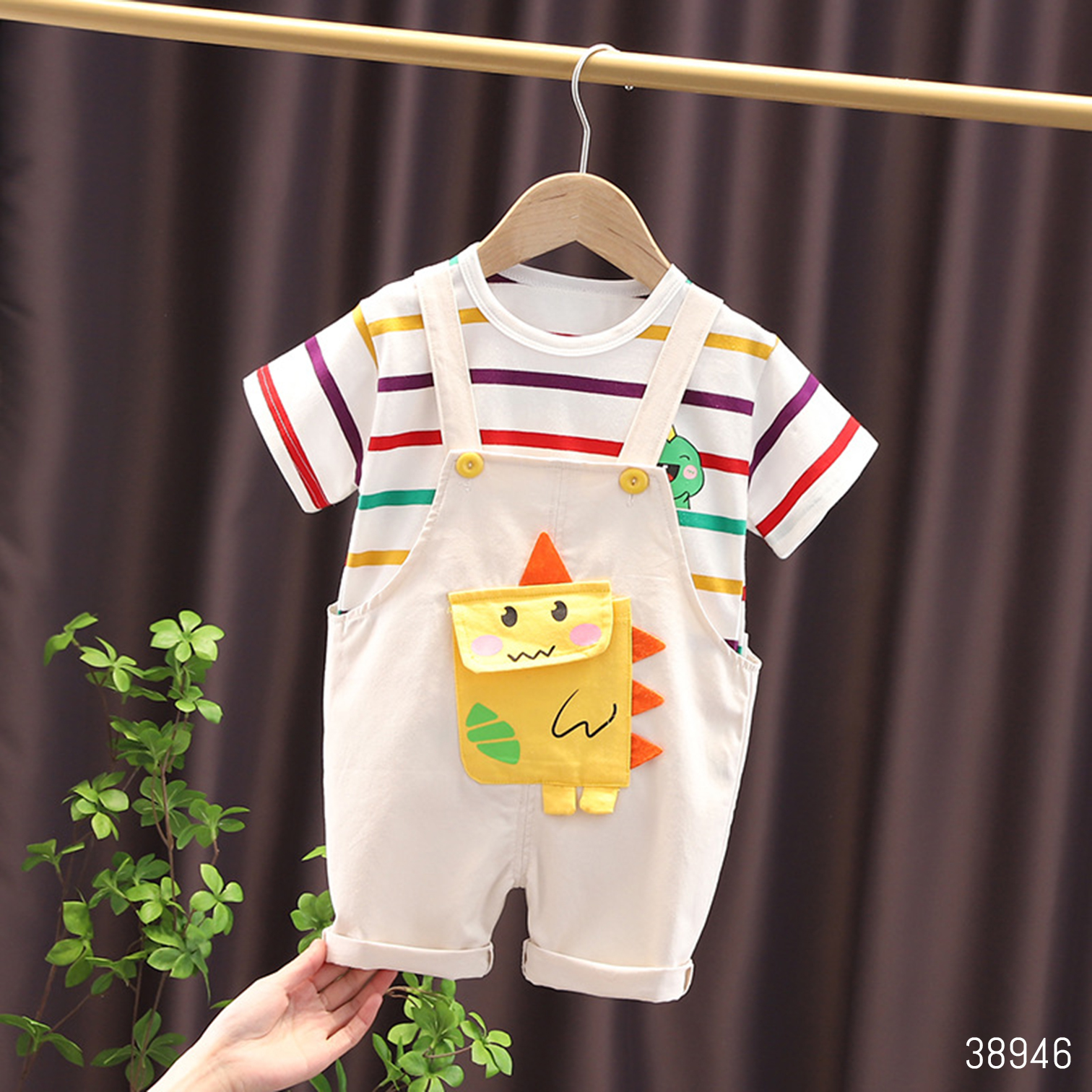 MonowaMart - The Premium Babyshop Facebook ad