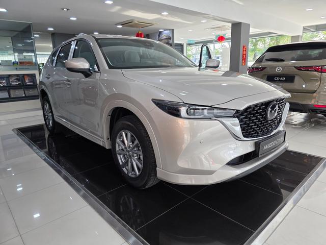 Mudah.my Facebook ad: Experience Mazda elegance!