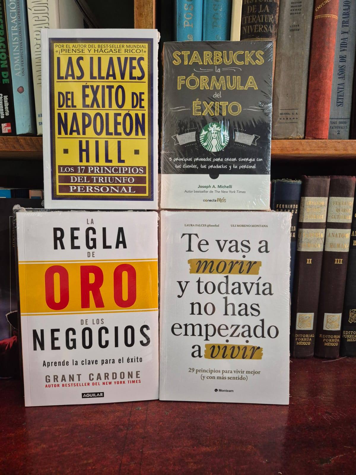 Librería El Nazareno Facebook ad: ¡Descubre, tu próxima aventura!