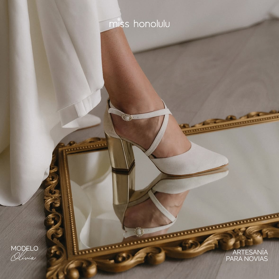 Miss Honolulu Facebook ad: Zapatos nupciales personalizados