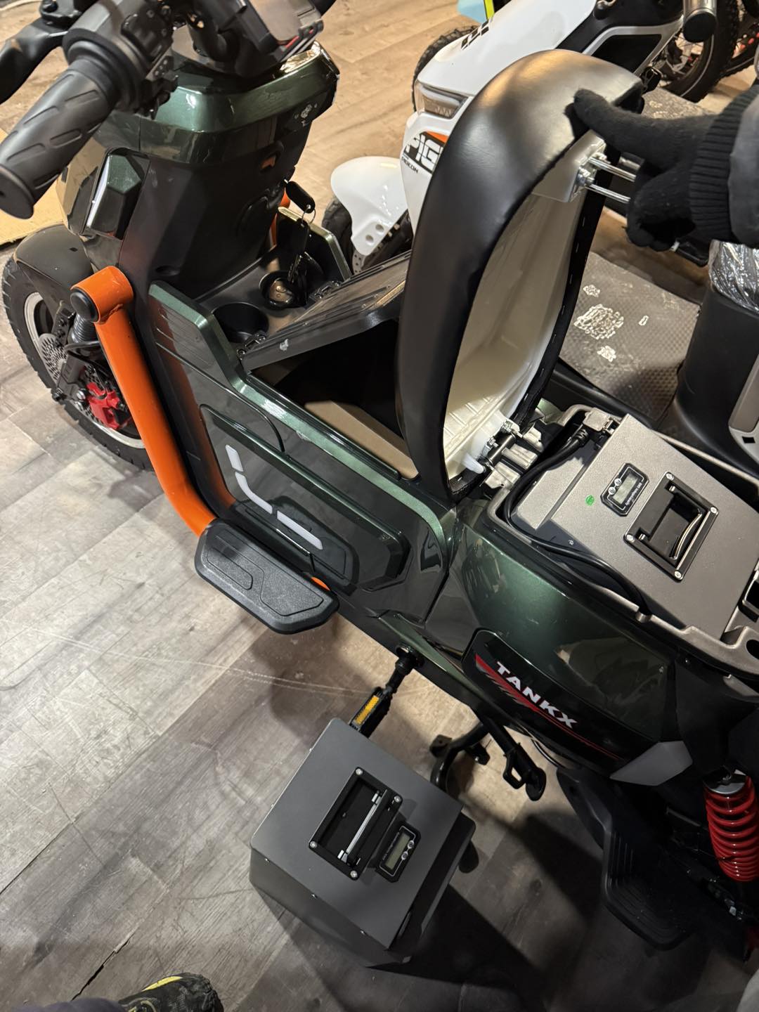 Tankx ebike Facebook ad: Brand New 120Ah 2x double battery 60V2000W hydraulic…