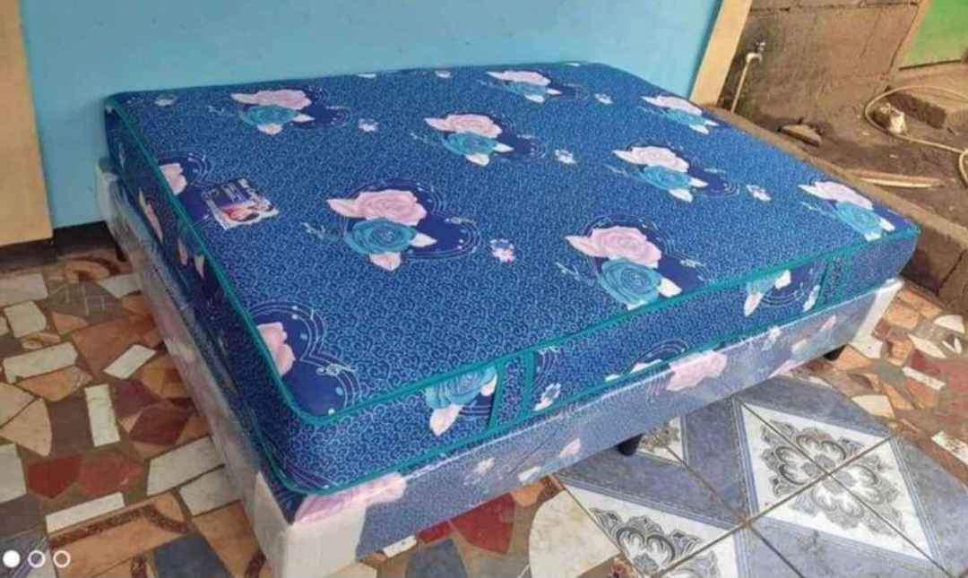 Josep Pavon Facebook ad: Liquidacion de camas y colchones