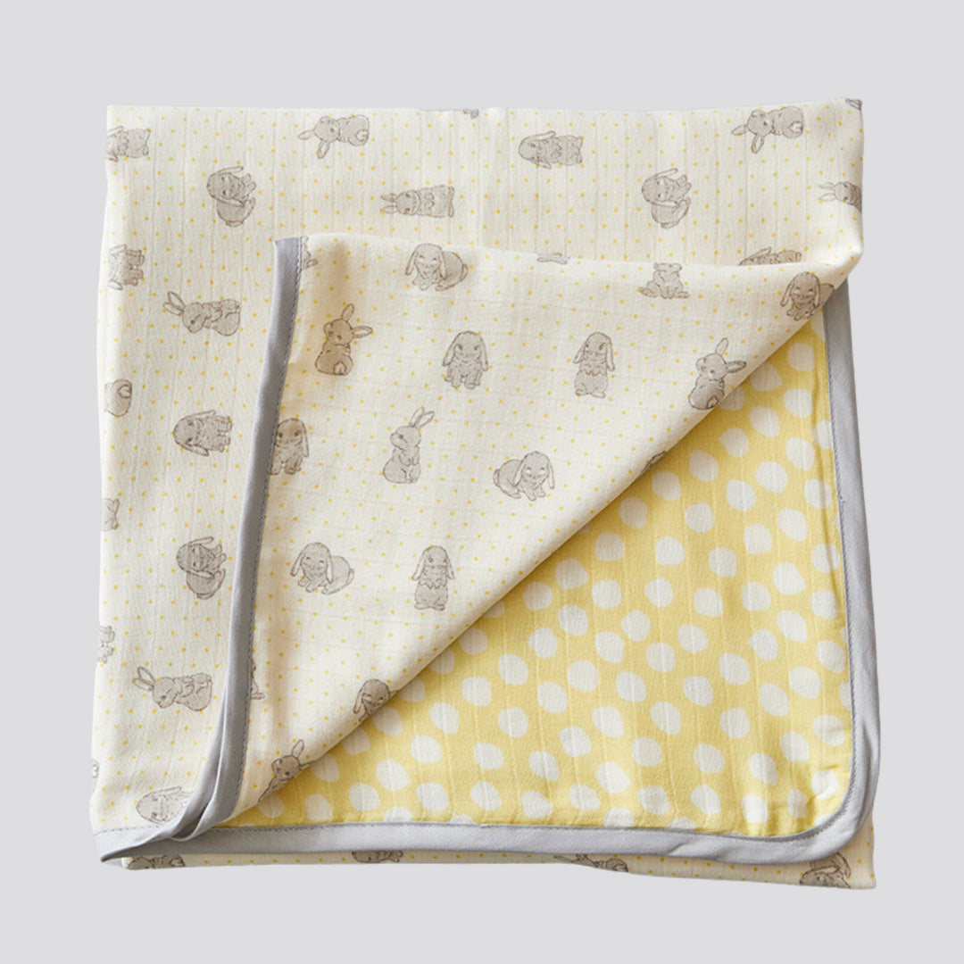 Annasimona Facebook ad: Wrap your little one in softness and comfort.