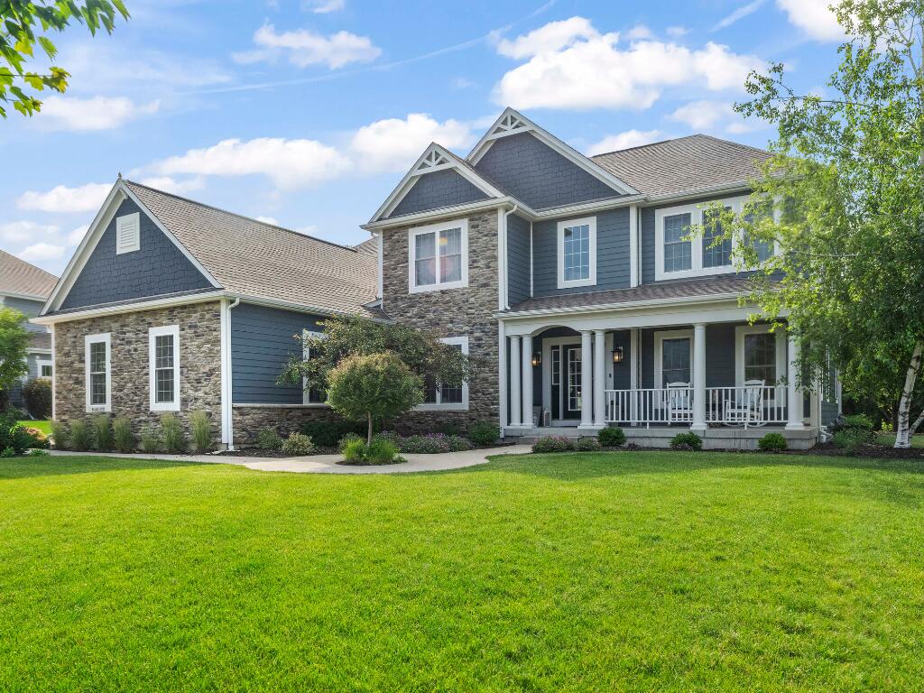 Realty.com Wisconsin Facebook ad: Ready to find your dream home in Pewaukee…