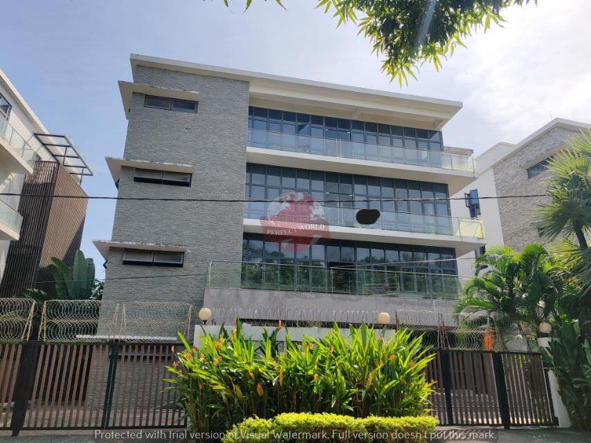 Perfect World Real Estate Agency Facebook ad: 09440998830 (hot line)