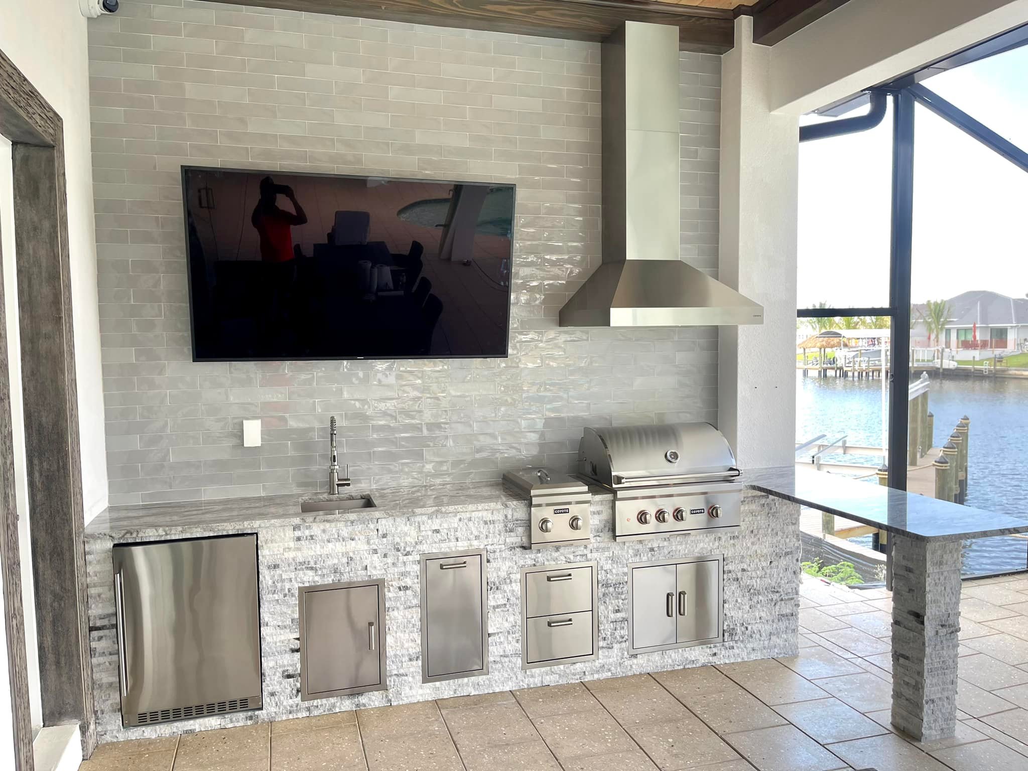 The Outdoor Kitchen Outlet Facebook ad: Proving High Quality, Custom Outdoor Kitchens to SWFL.