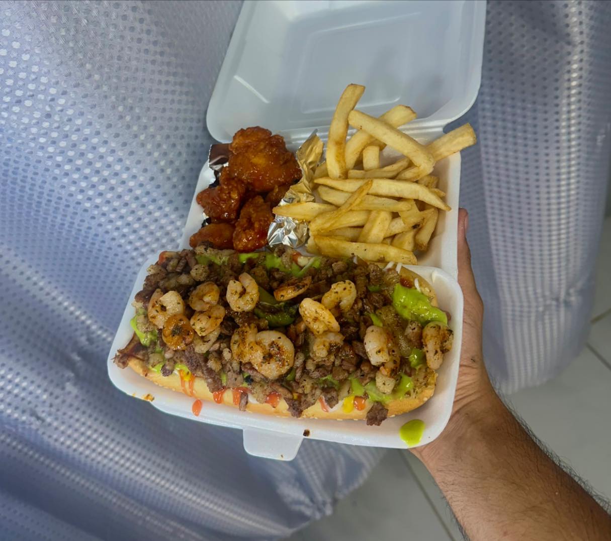 Sr.Doggo HotDog Facebook ad: Encuentra la felicidad desde $40 pesos