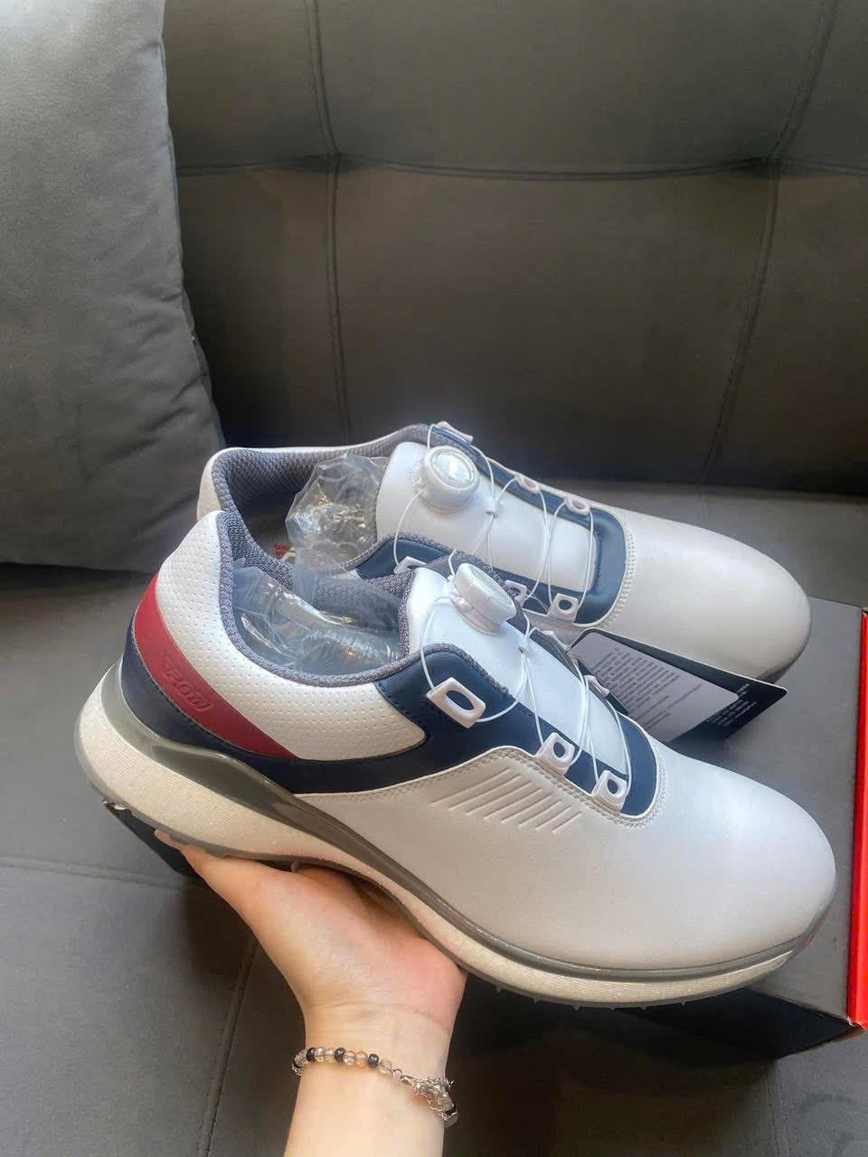 Phương Thảo Golf Facebook ad: GIÀY GOLF CAO CẤP, TỰ TIN SẢI BƯỚC…