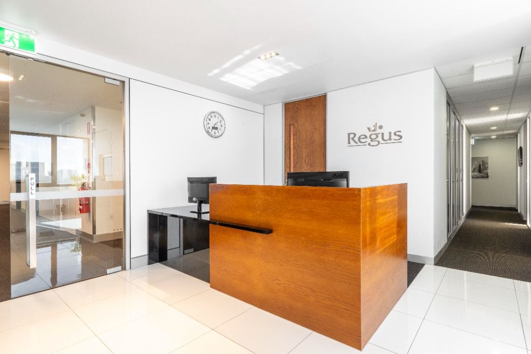 Carousell Facebook ad: Scale Up with Regus Spaces