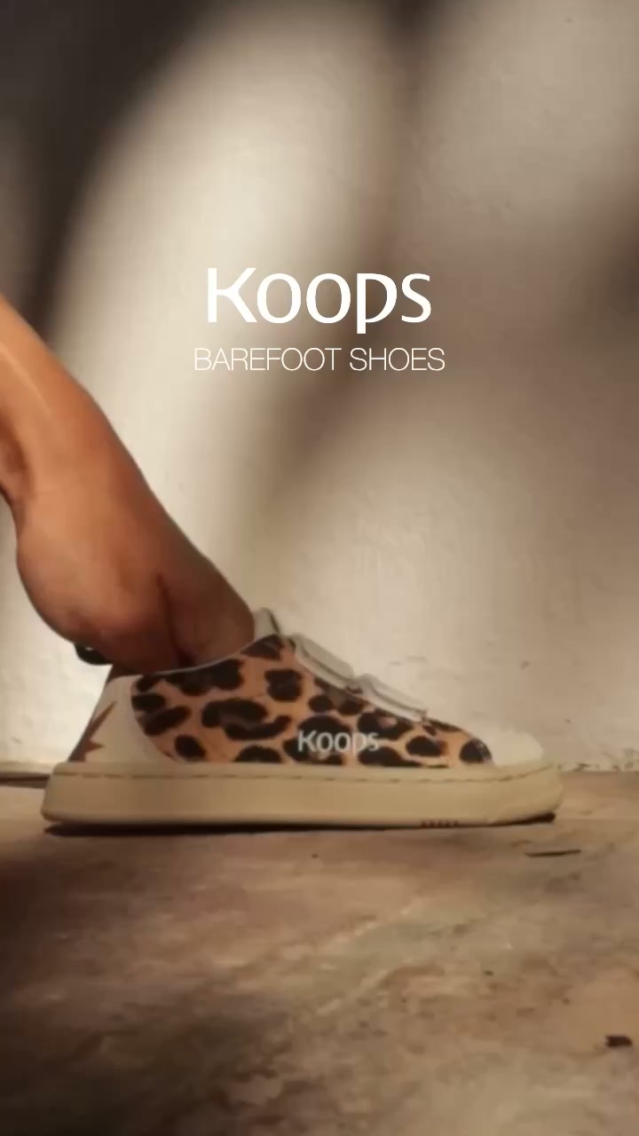 KOOPS Facebook ad: Barefoot sneakers