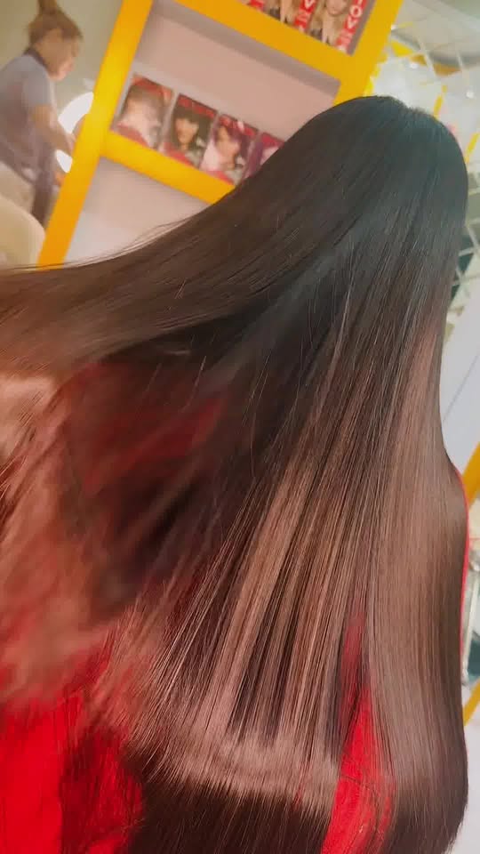 Secret Elegance Studio Facebook ad: রাফ, ড্যামেজড চুলকে বলুন Bye Bye