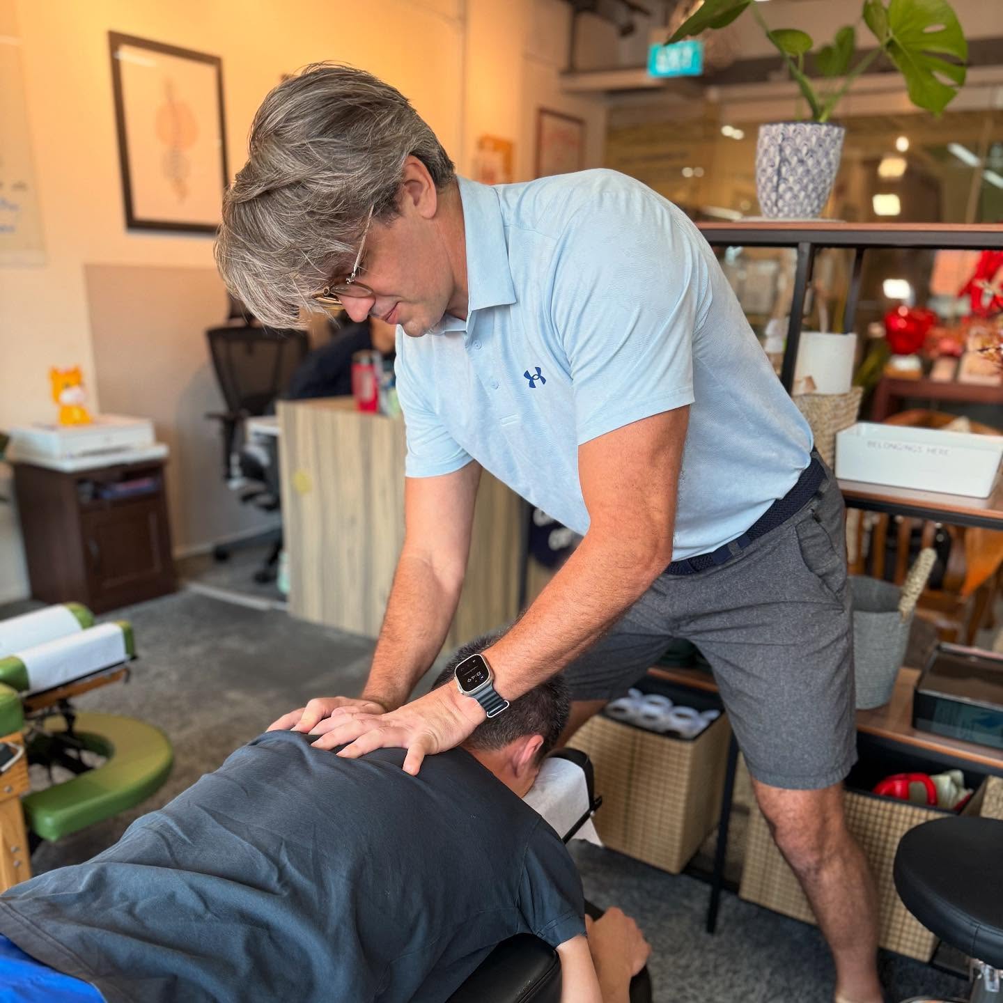 Life Chiropractic Centre Facebook ad: That shoulder tension doesn’t stand a chance!