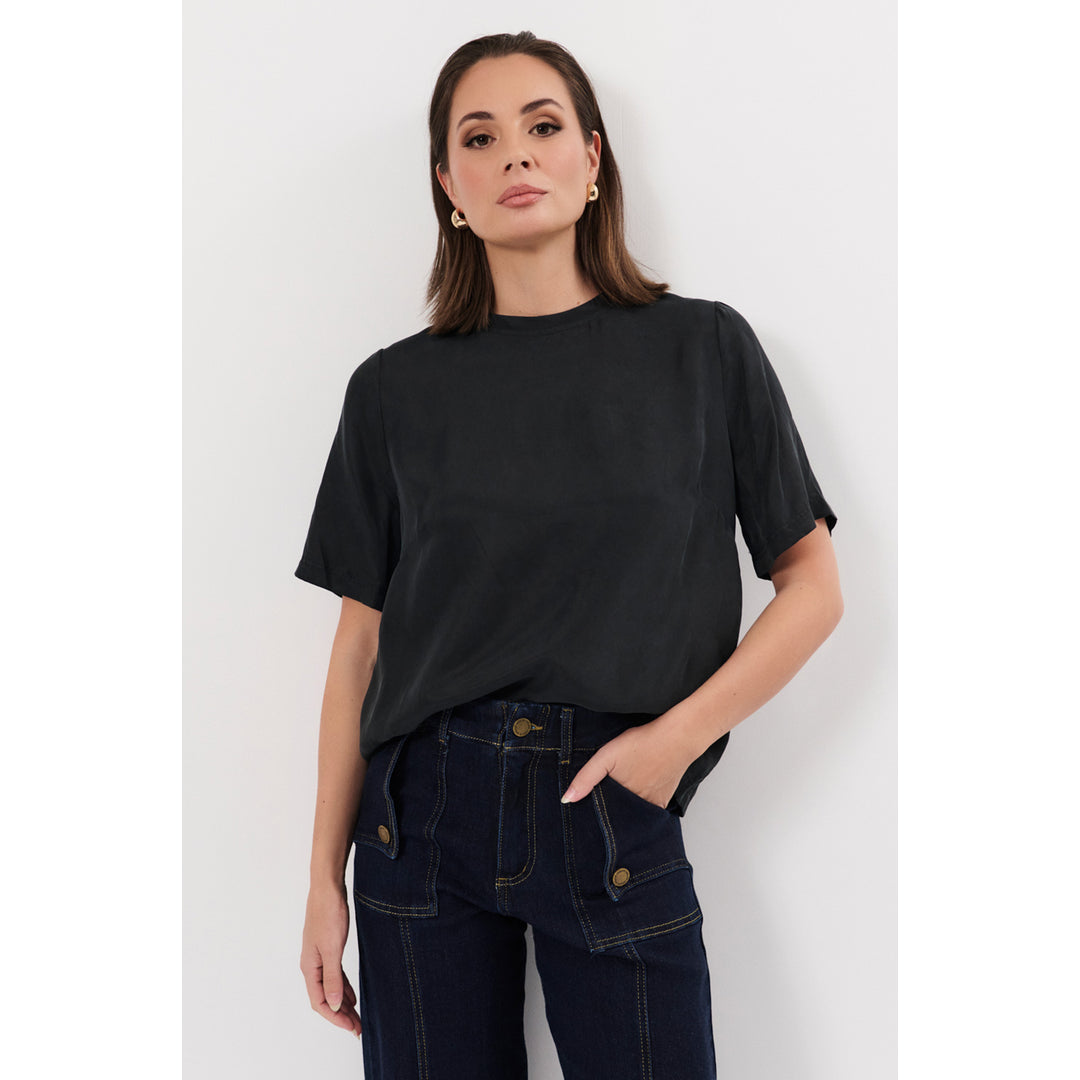 adorne Facebook ad: Create your capsule wardrobe with seasonless essentials…