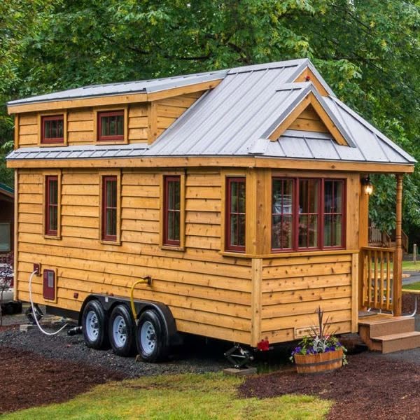 Clear Tips by The Daily Advisor Facebook ad: Moving Across State Movers.